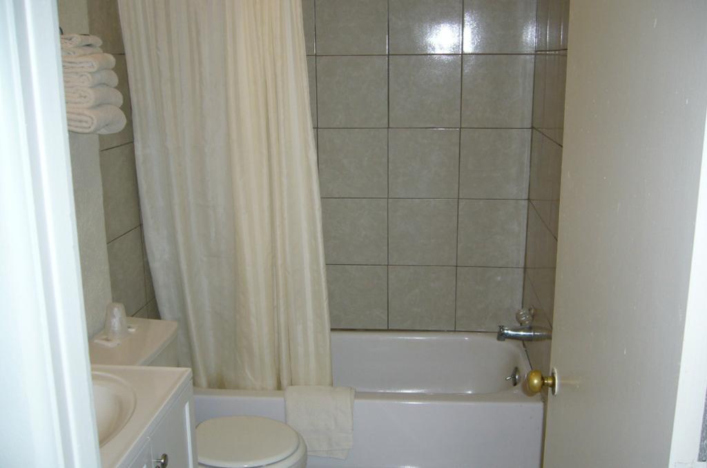Surrey Motel Ottawa Room photo