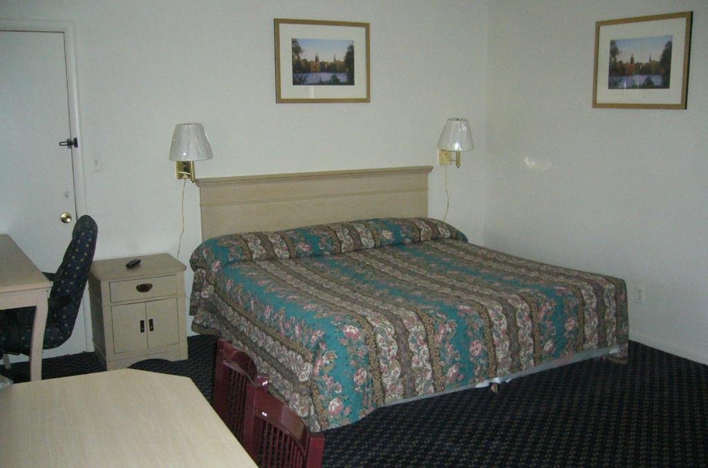 Surrey Motel Ottawa Room photo